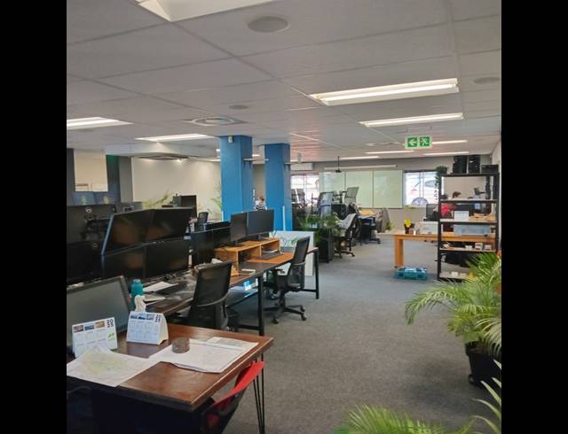 221M² OFFICE TO LET IN TECHNO PARK